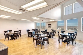 Auburn Ridge Senior Apartments in Castle Rock, CO - Foto de edificio - Building Photo