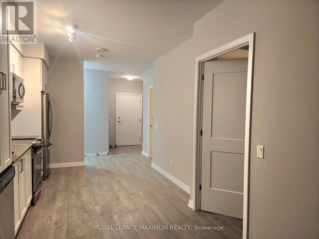 7895 Jane St in Vaughan, ON - Building Photo - Building Photo