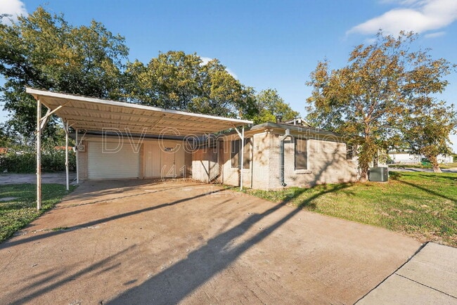 property at 3901 Dakota Trail