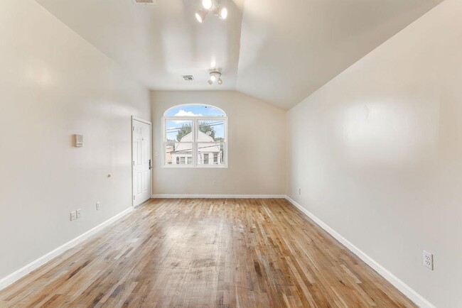 285 Claremont Ave in Jersey City, NJ - Building Photo - Building Photo