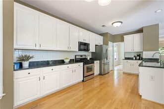 5825 Olde Atlanta Pkwy in Suwanee, GA - Building Photo - Building Photo