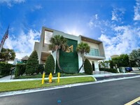 6811 NW 104th Ct in Medley, FL - Foto de edificio - Building Photo