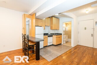 538 W 50th St in New York, NY - Building Photo - Building Photo
