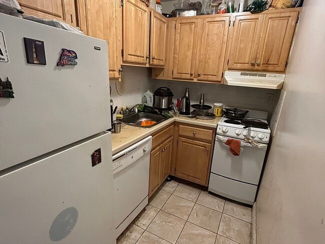 1000 Boylston St, Unit 1T in Boston College, MA - Building Photo - Building Photo