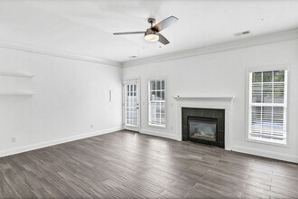 302 Hampton Forest Drive in Columbia, SC - Building Photo - Building Photo