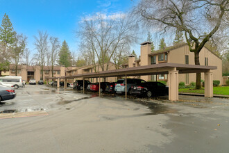 5333 Primrose Dr in Fair Oaks, CA - Foto de edificio - Building Photo