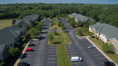 Willow Brook Greens Apartments in Brookfield, WI - Foto de edificio - Building Photo