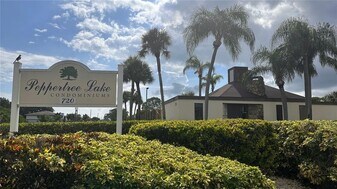 744 116th Ave N in St. Petersburg, FL - Building Photo