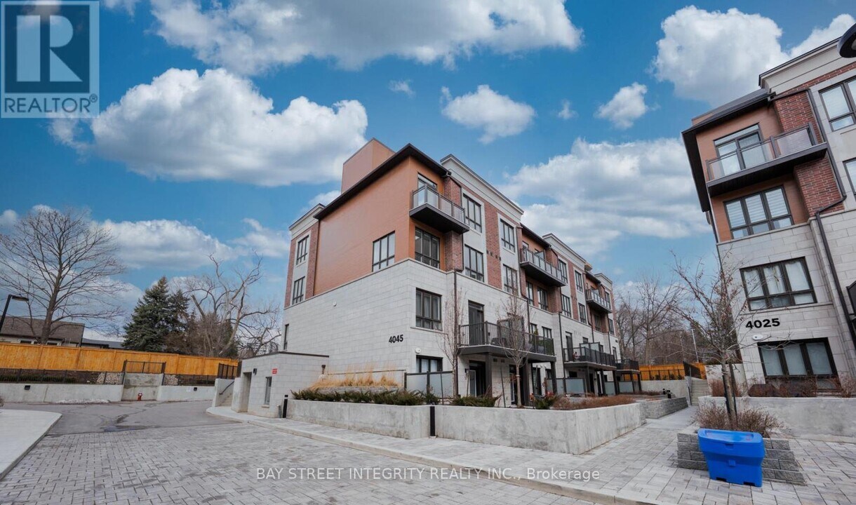 4045 Hickory Dr in Mississauga, ON - Building Photo