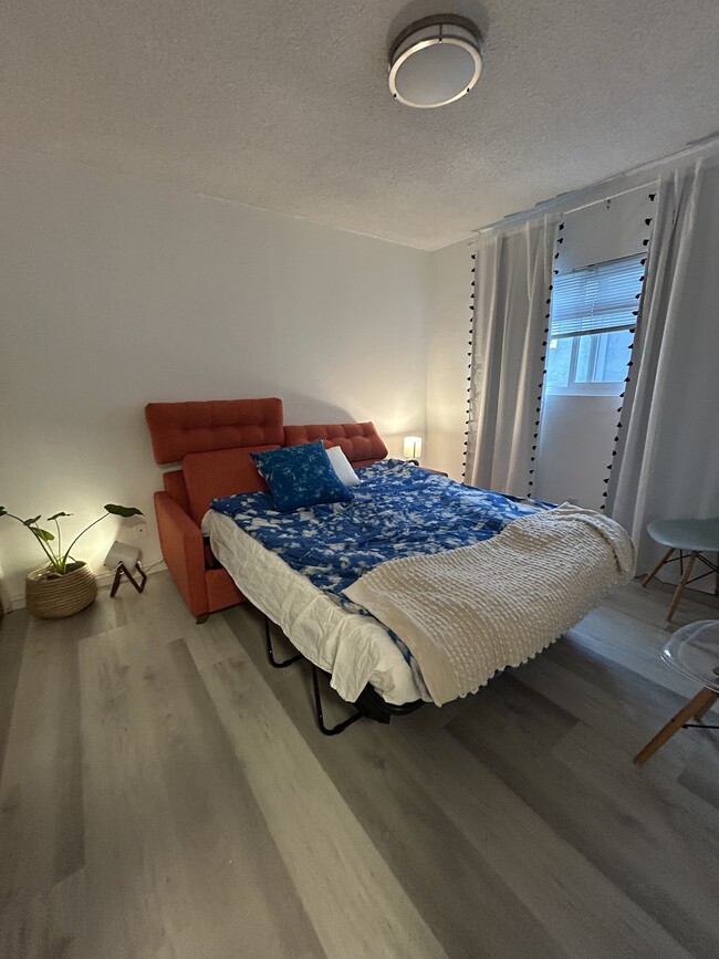 property at 2206 Nelson Ave