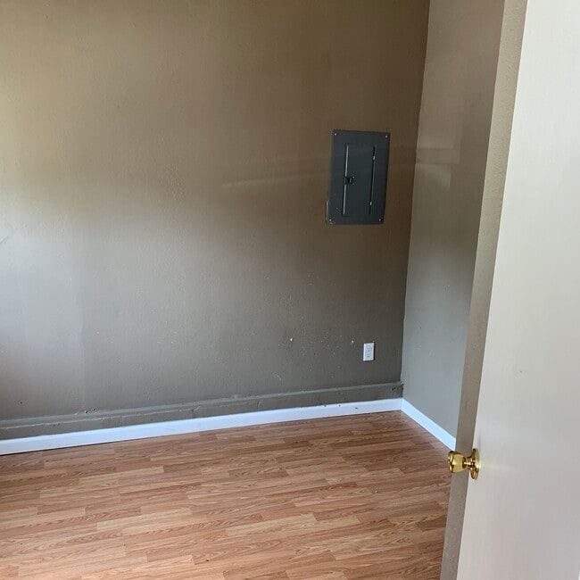 4914 Blue Ln in Kansas City, KS - Building Photo - Building Photo