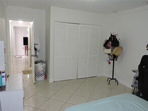551 E 39th St in Hialeah, FL - Building Photo - Building Photo
