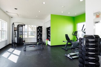 Park Commons in Valley Park, MO - Foto de edificio - Interior Photo