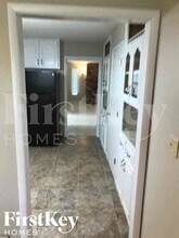 7106 N Troost Ave in Kansas City, MO - Building Photo - Building Photo