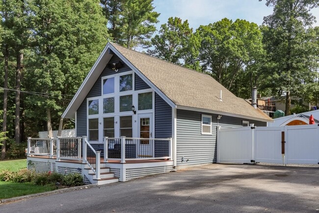 34 Blueberry Cir in Hampstead, NH - Building Photo - Building Photo