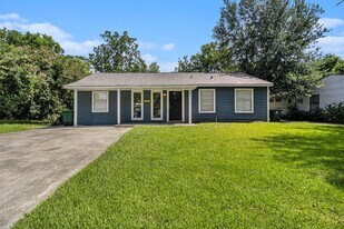 5235 Kingsbury St in Houston, TX - Building Photo