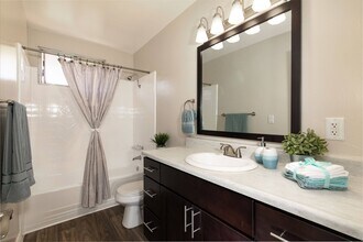 Fairway Village Apartments in Anaheim, CA - Building Photo - Building Photo
