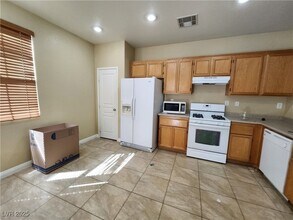 7167 Mineral Park Ave in Las Vegas, NV - Building Photo - Building Photo
