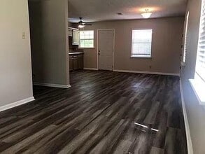 8030 Lawler St in Houston, TX - Building Photo - Building Photo