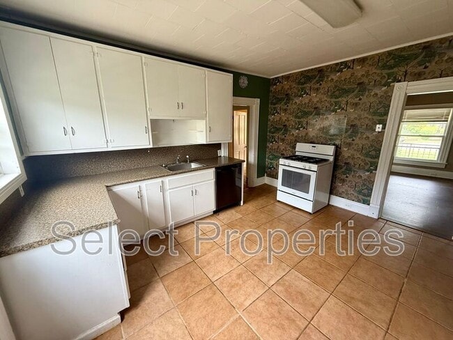 904 W Oak Ave in Jonesboro, AR - Building Photo - Building Photo