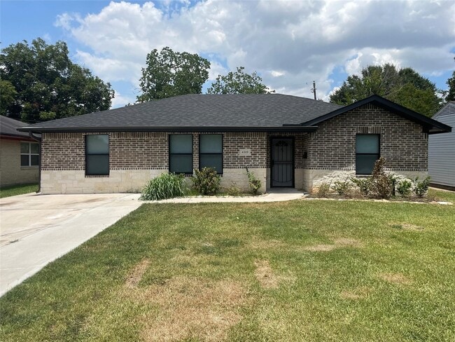 property at 4319 Friar Point Rd