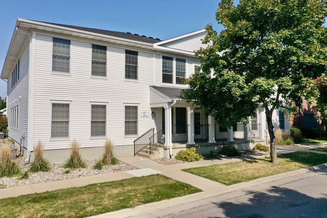 2615 Aspen Rd in Ames, IA - Building Photo