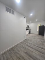 5163 Wakefield St in Philadelphia, PA - Building Photo