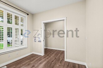 7413 NE 200th St in Kenmore, WA - Building Photo - Building Photo