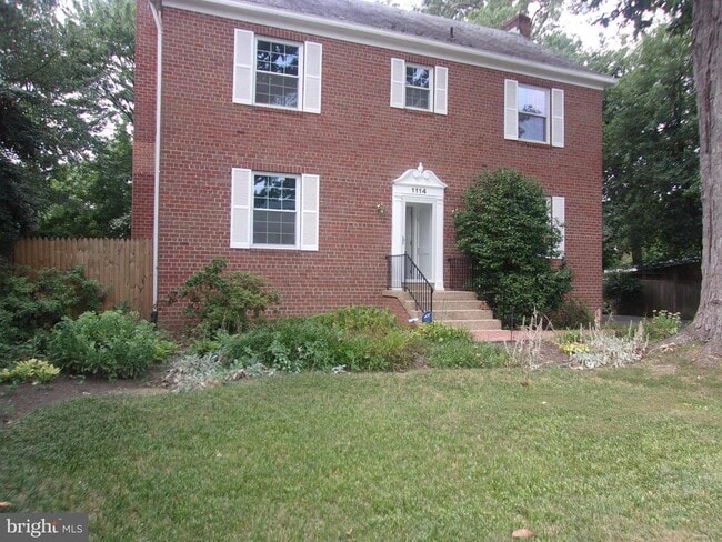 property at 1114 S Oakcrest Rd