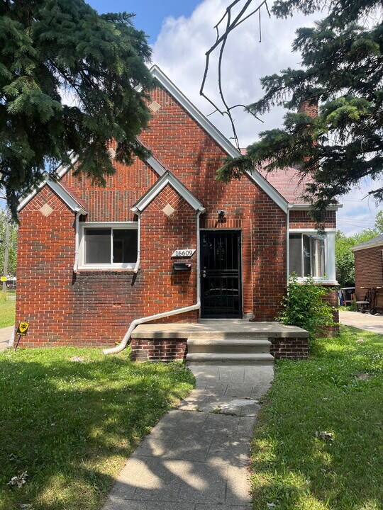 16609 Edmore Dr in Detroit, MI - Building Photo