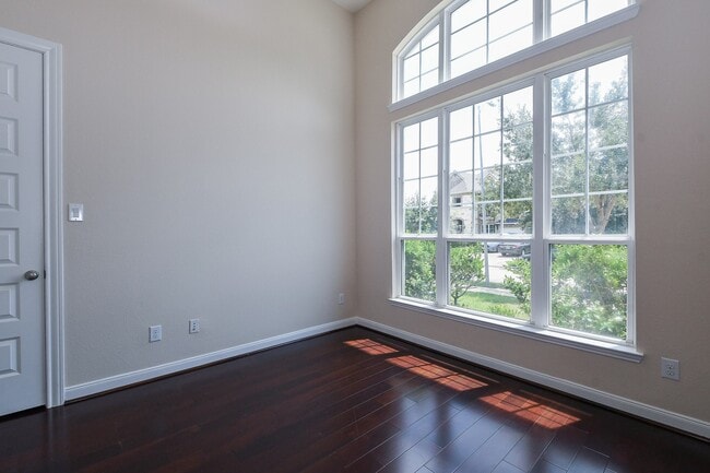 property at 4606 Sky Harbor Ct