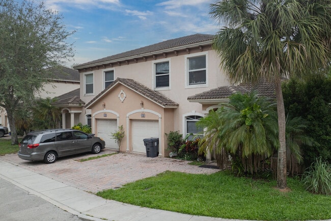 Villas Santorini in Lake Worth, FL - Building Photo - Building Photo