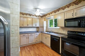560 Monticello Dr in Delmont, PA - Building Photo - Building Photo