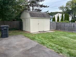 3 Sunflower Ln, Unit B in Westfield, MA - Building Photo - Building Photo