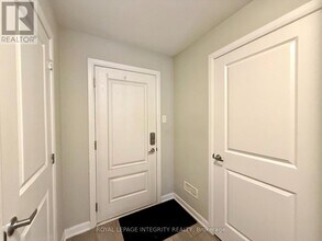 1079 Speedvale Ct in Ottawa, ON - Building Photo - Building Photo