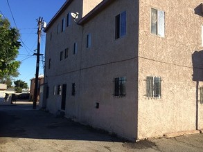 110 E Cedar St in Compton, CA - Building Photo - Building Photo