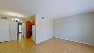 Donegal Place in Birmingham, AL - Building Photo - Building Photo