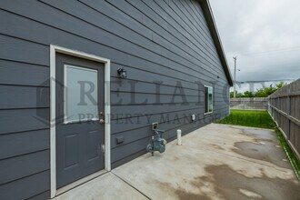 1615 E Horstmann Ct in Andover, KS - Building Photo - Building Photo