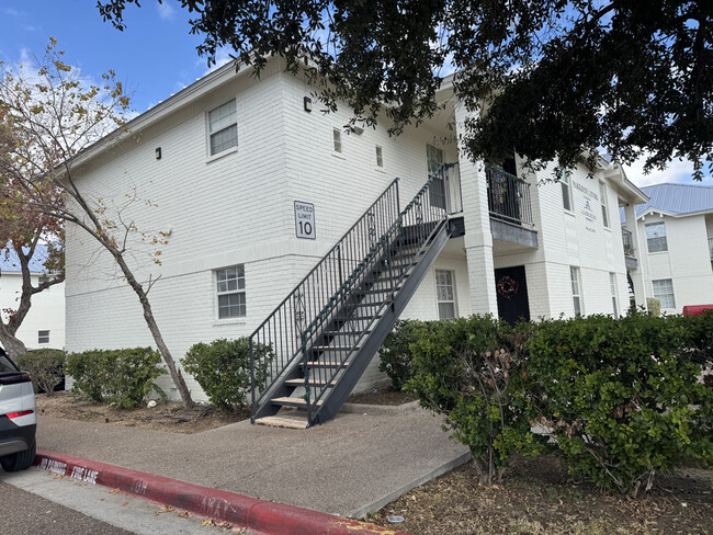 Parkside Living in Laredo, TX - Foto de edificio - Building Photo