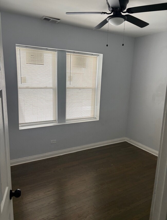 7240 S Cornell Ave, Unit Unit 1 in Chicago, IL - Building Photo - Building Photo