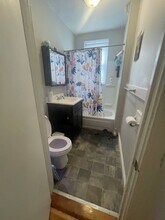 136 Davis Ave in Brookline, MA - Building Photo - Building Photo