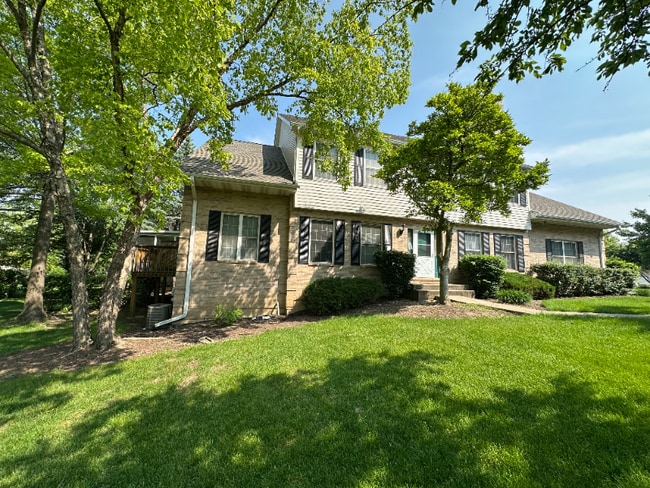 1443 Laurel Oaks Dr in Streamwood, IL - Building Photo - Building Photo