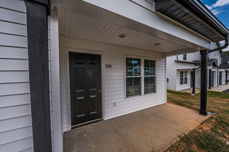 233 Whispering Hills Blvd in Bowling Green, KY - Building Photo - Building Photo