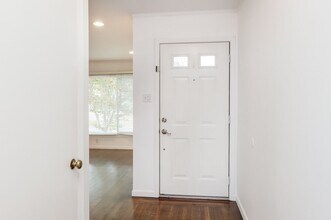 231 Rainier Ave in South San Francisco, CA - Building Photo - Building Photo