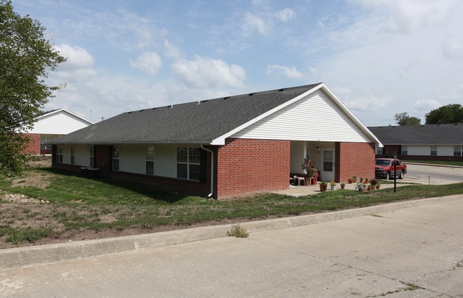 Chillicothe Plaza Apartments in Chillicothe, MO - Building Photo - Building Photo