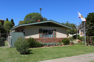 6th Avenue Apartments in Escondido, CA - Foto de edificio - Building Photo