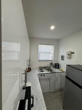 3321 SW 35th St in West Park, FL - Foto de edificio - Building Photo