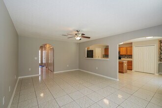 13809 Gentle Woods Ave in Riverview, FL - Foto de edificio - Building Photo