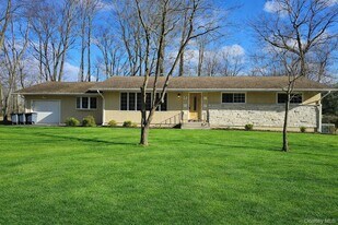 3 Glenbrook Rd in Monsey, NY - Building Photo