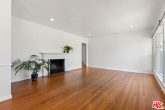 7601 Dunfield Ave in Los Angeles, CA - Building Photo - Building Photo